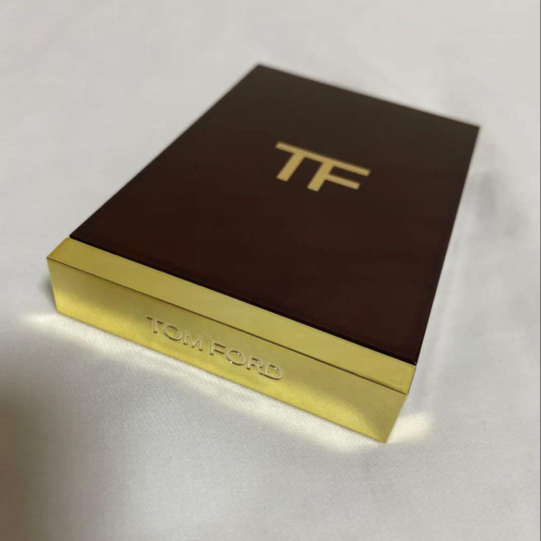 トムフォード アイシャドウ ピーチグラマー