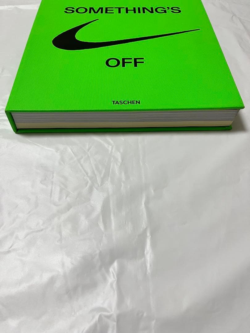 洋書 SOMETHING'S OFF Virgil Abloh