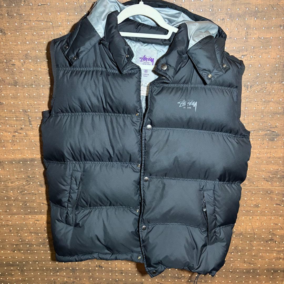 美品 stussy ダウンベスト