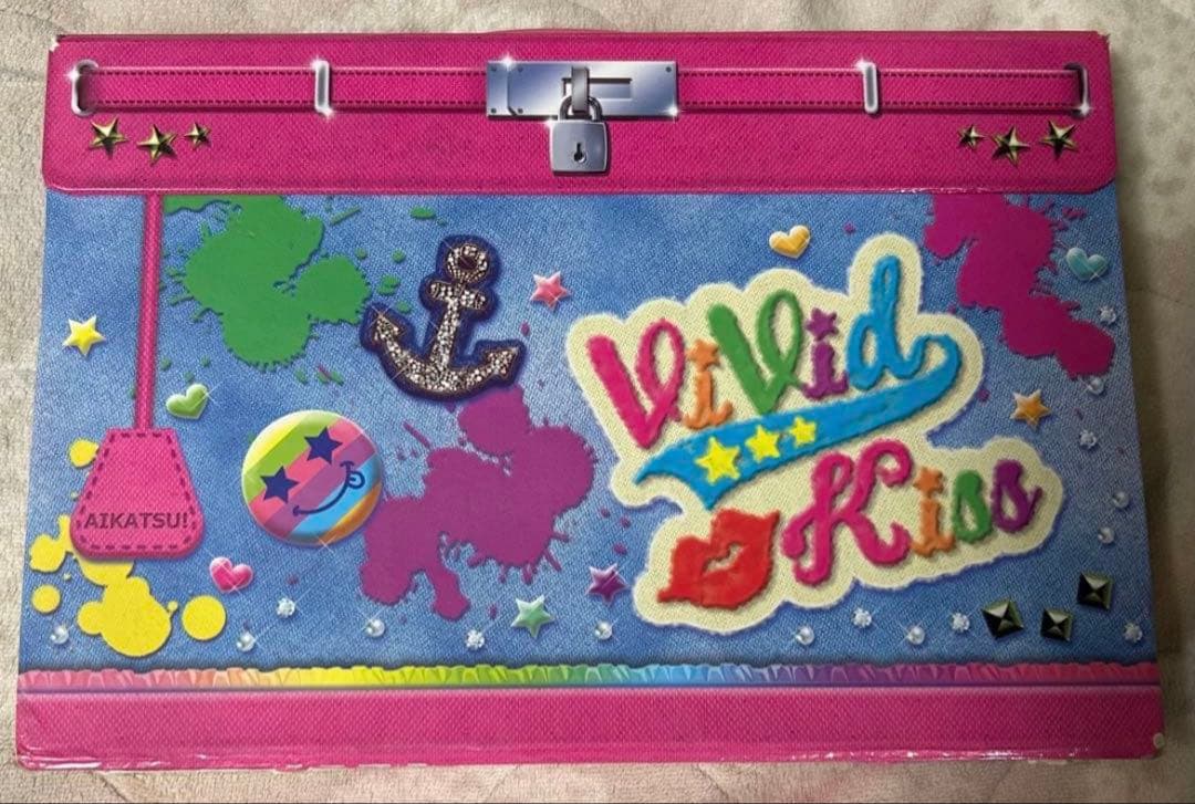 アイカツ　アイカツカード　約115枚まとめ売り　ビビットキス　カードホルダー