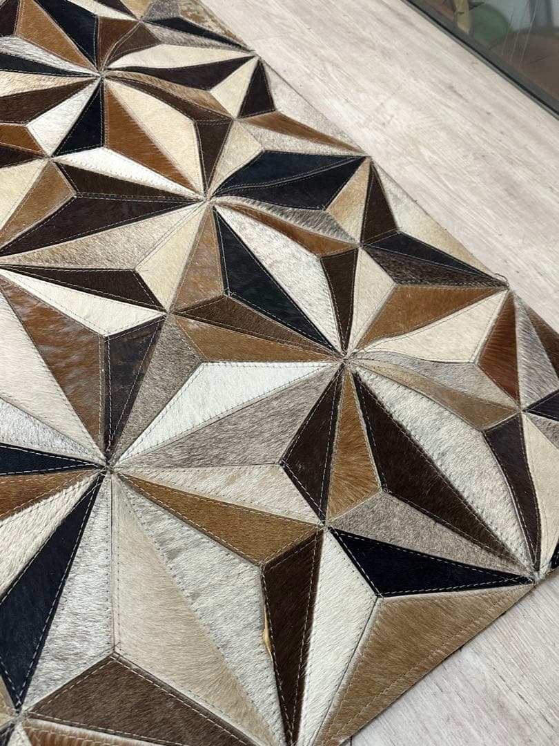 【東京都内23区配送無料】定価17万円　ドイツ製　牛革　絨毯　ラグ　カーペット