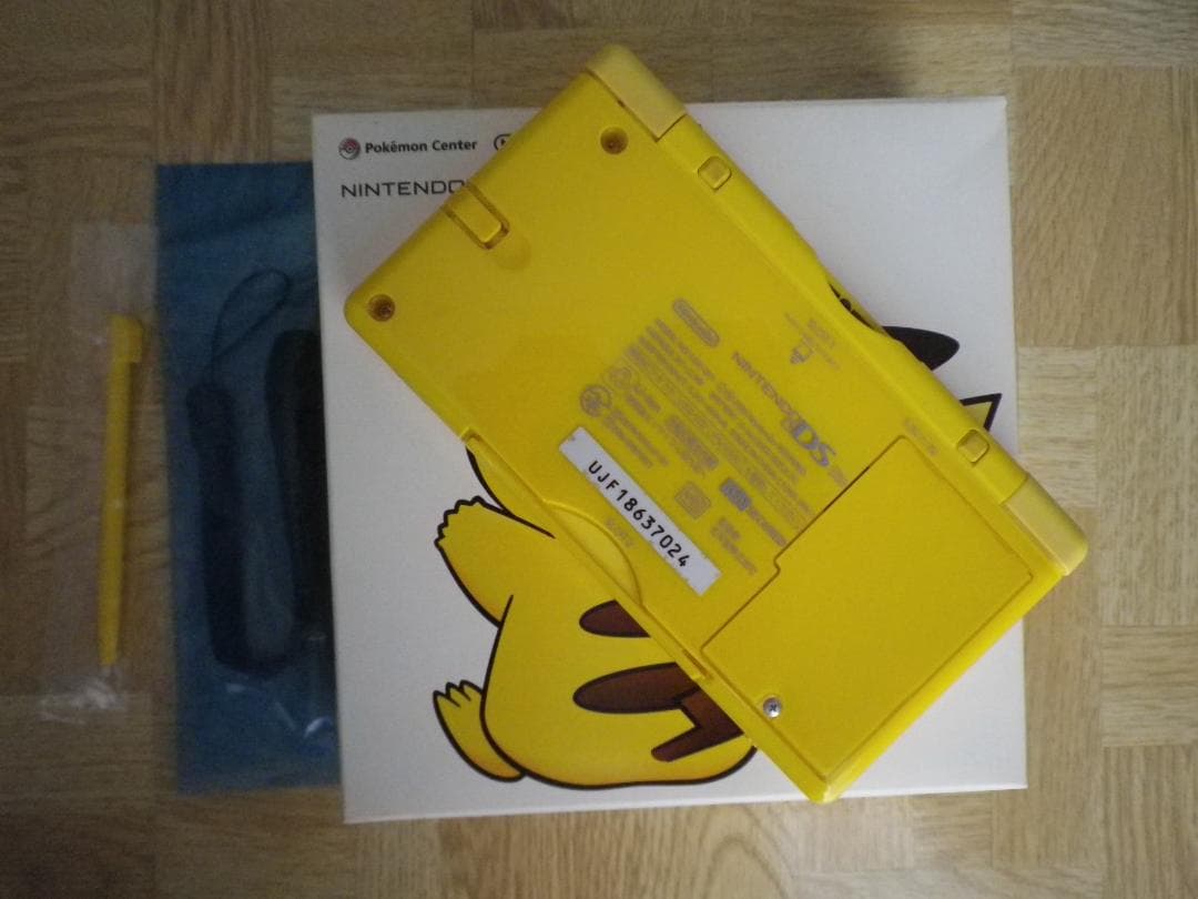 Nintendo DS Lite ピカチュウ 中古品
