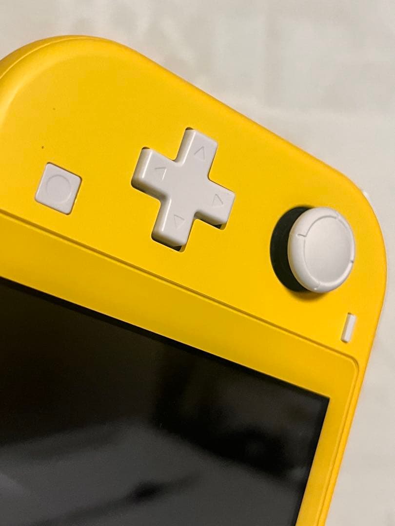 Nintendo Switch Lite イエロー 外箱付き