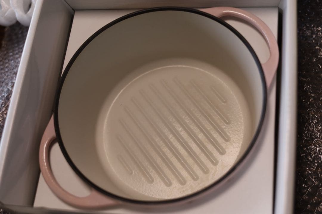 エ*ル様 バーミキュラ オーブンポット22cmラウンド パールピンク