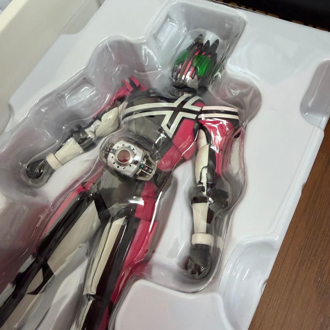 未使用】S.H.Figuarts 真骨彫製法 仮面ライダーディケイド 50th