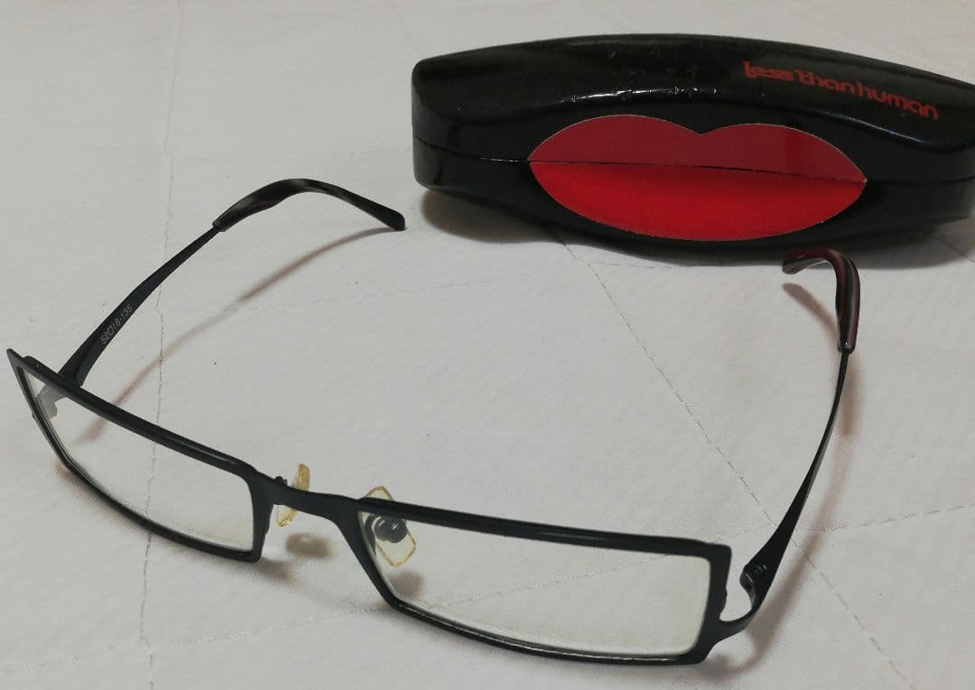 less than human 　アンダーリム　サングラス