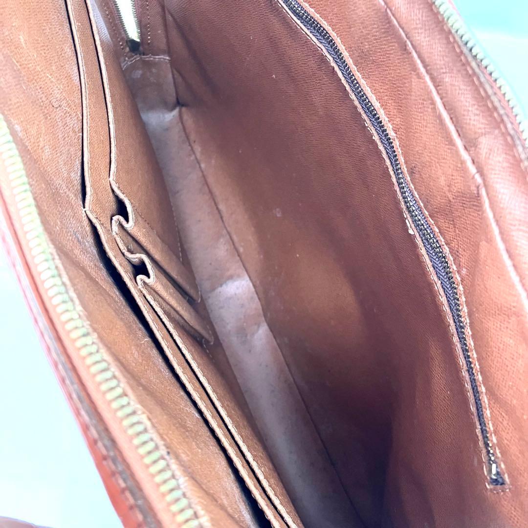 ルイヴィトン　エピ　ポルトドキュマン　ヴォワヤージュ　M59098 ブラウン