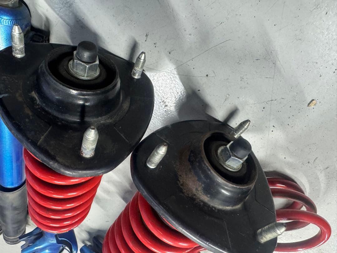 RK5ステップワゴン外し　KYB車高調　サスペンションキット