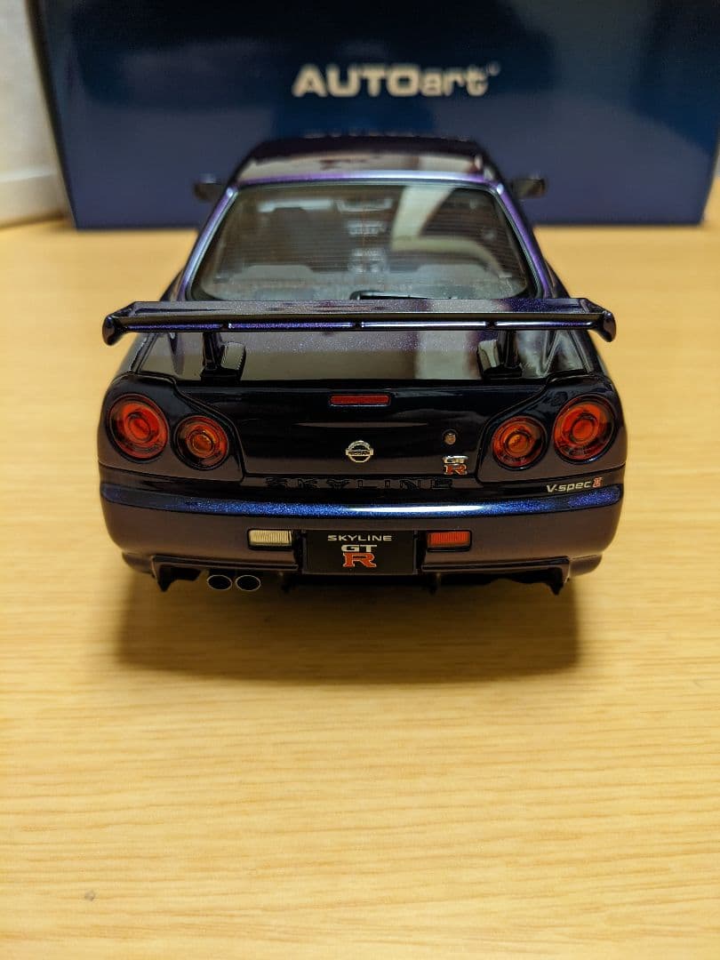オートアート1/18　ニッサン スカイライン GT-R R34