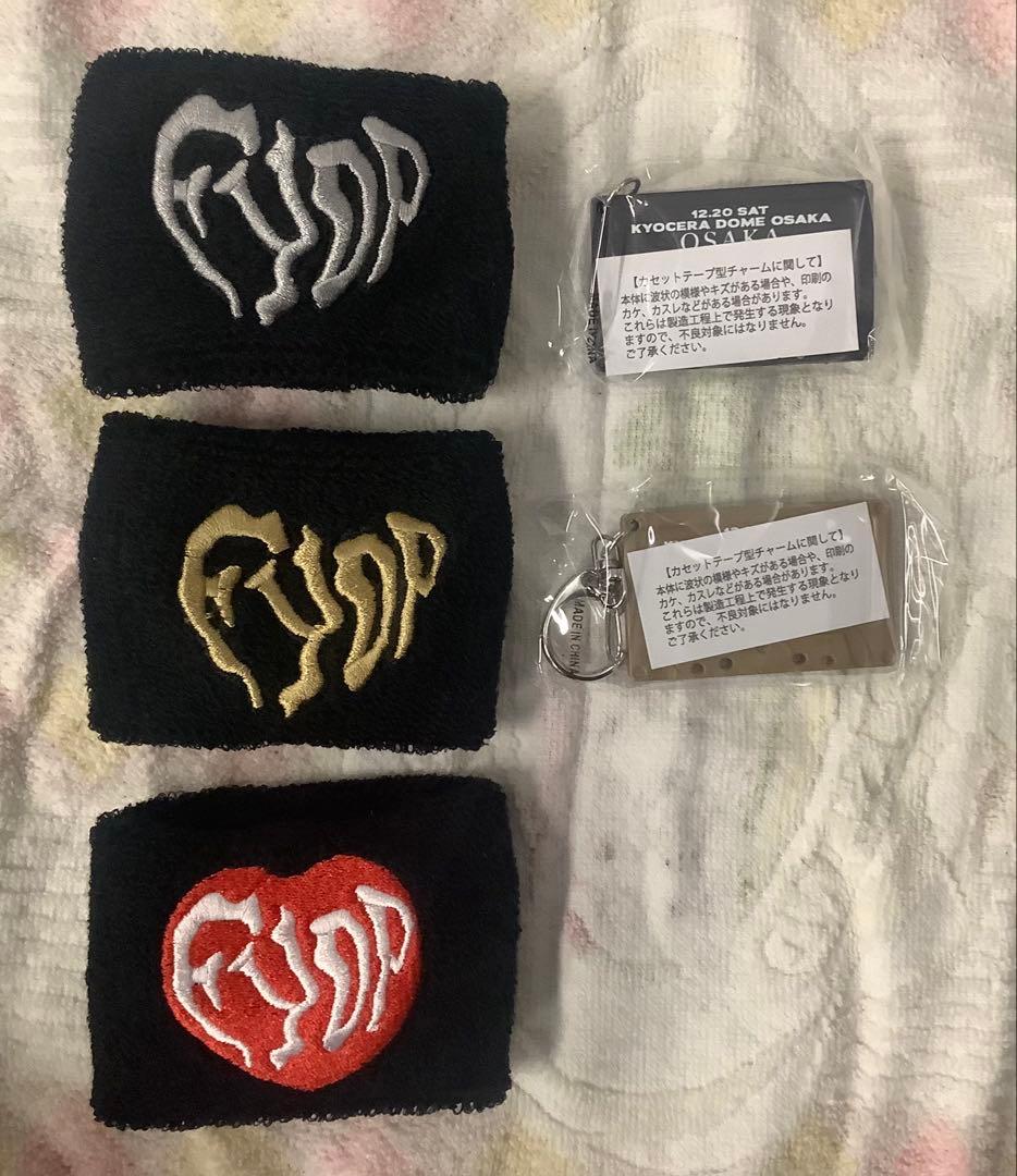 B’z FYOP ガチャ12/20、21 リストバンド　カセットチャーム　5点