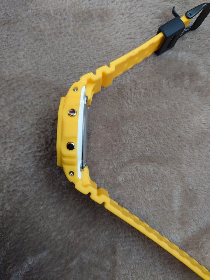 美品　G-SHOCK DW-5600REC イエロー　DW5600