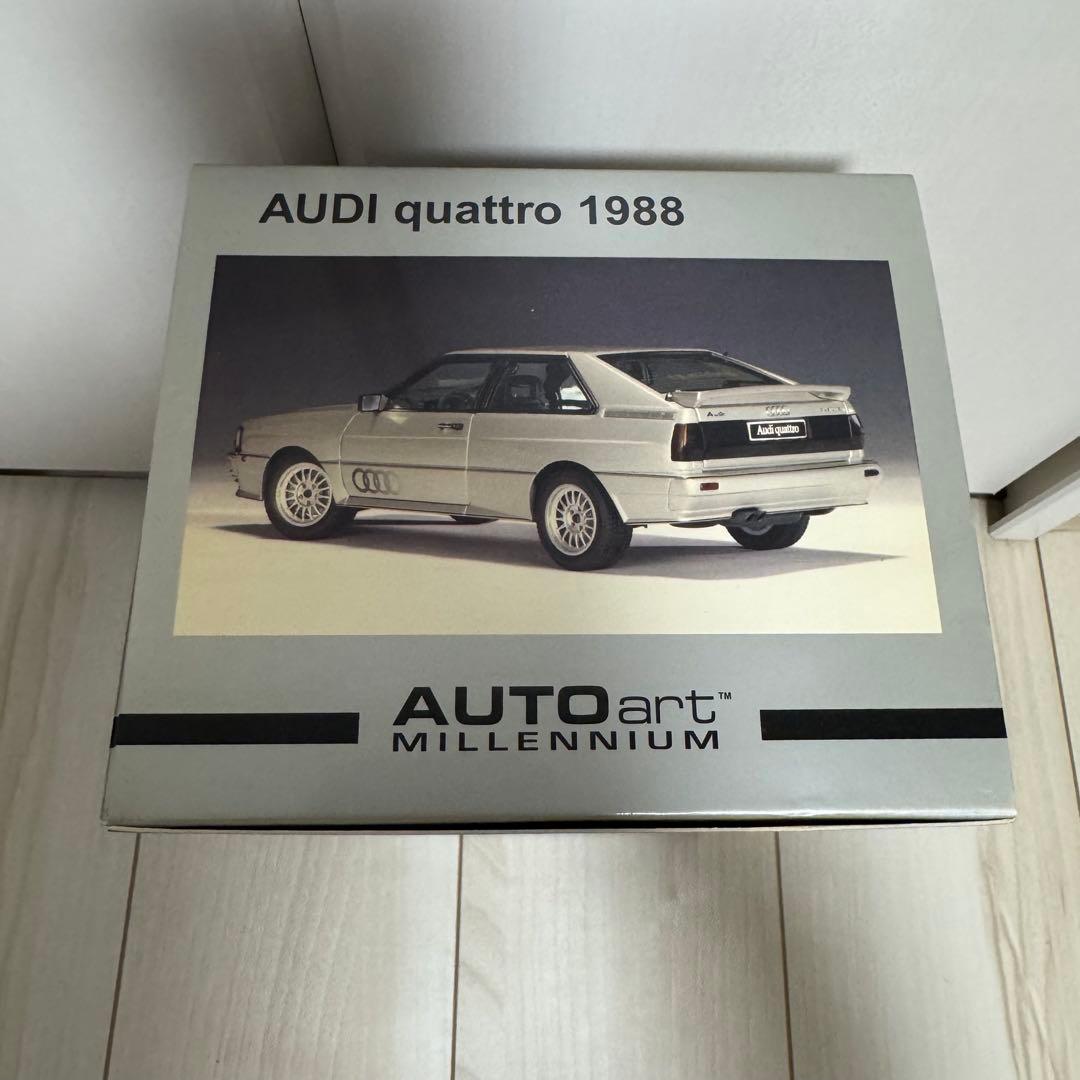 ミニカー AUTOart Audi sport Quattro 1988 1/18