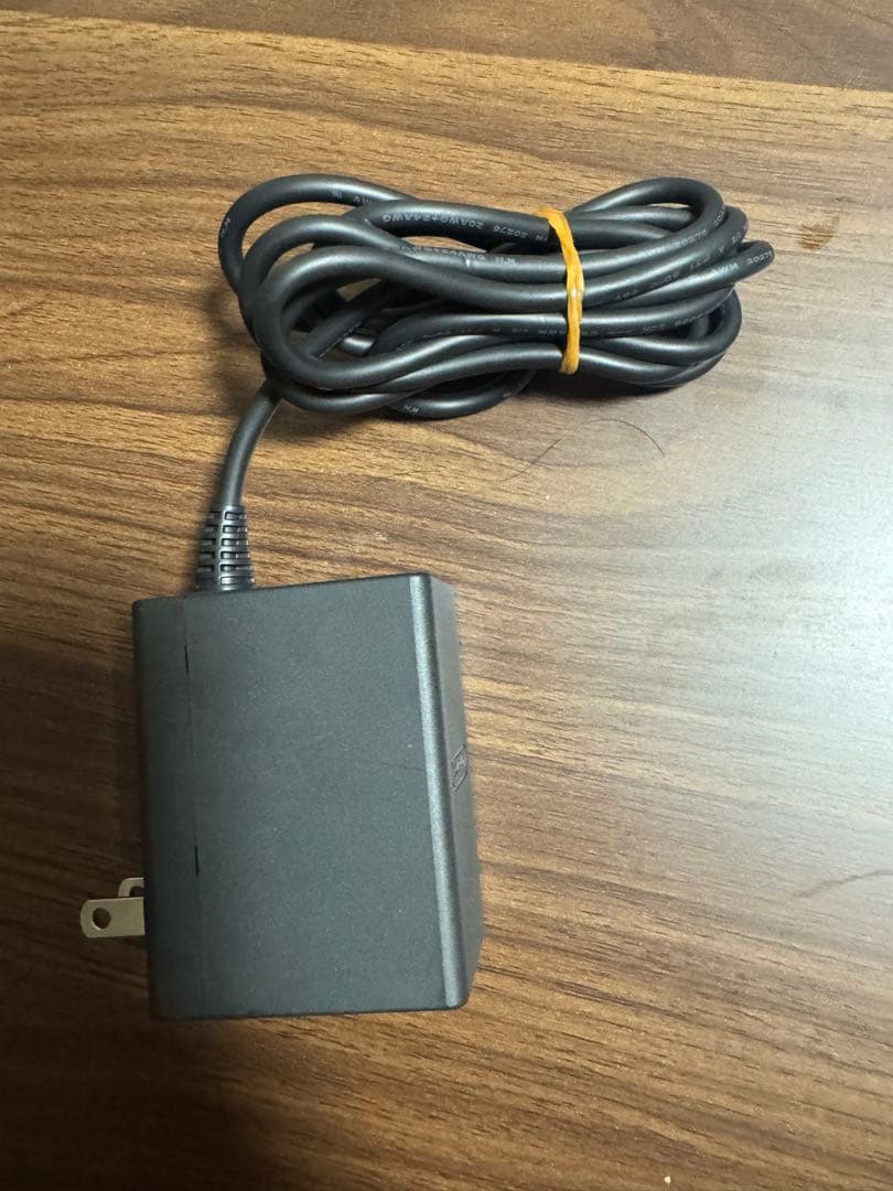 Switch Lite ピンク 本体美品と充電器と白ケース　値下げ09/02