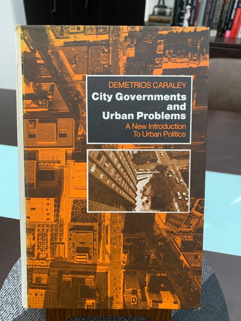 希少　City Governments and Urban Problems