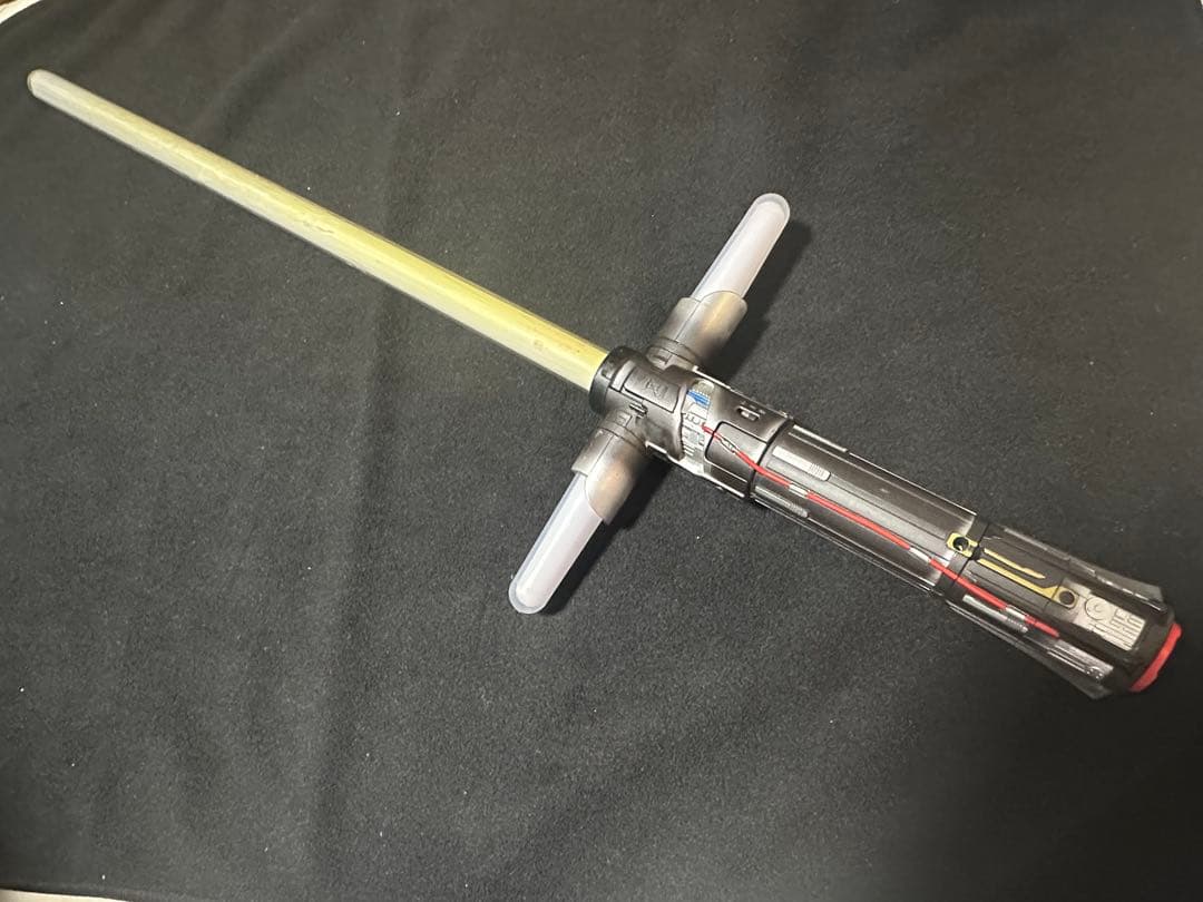 ※最終価格　スター・ウォーズ　フォースFXライトセーバー　カイロ・レン ハズブロ