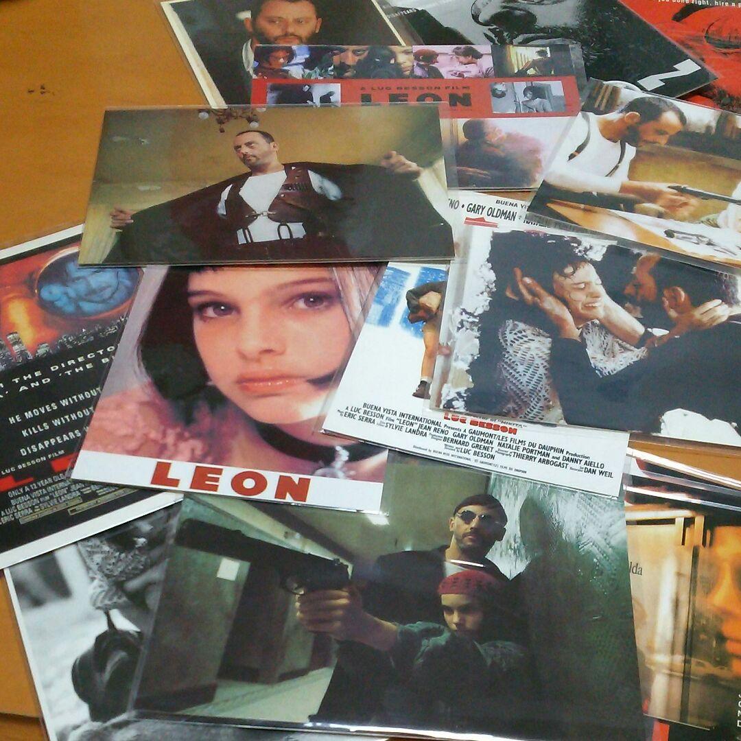 『LEON 』本、ポストカード25枚、映画パンフ、大カード１枚、DVDセット