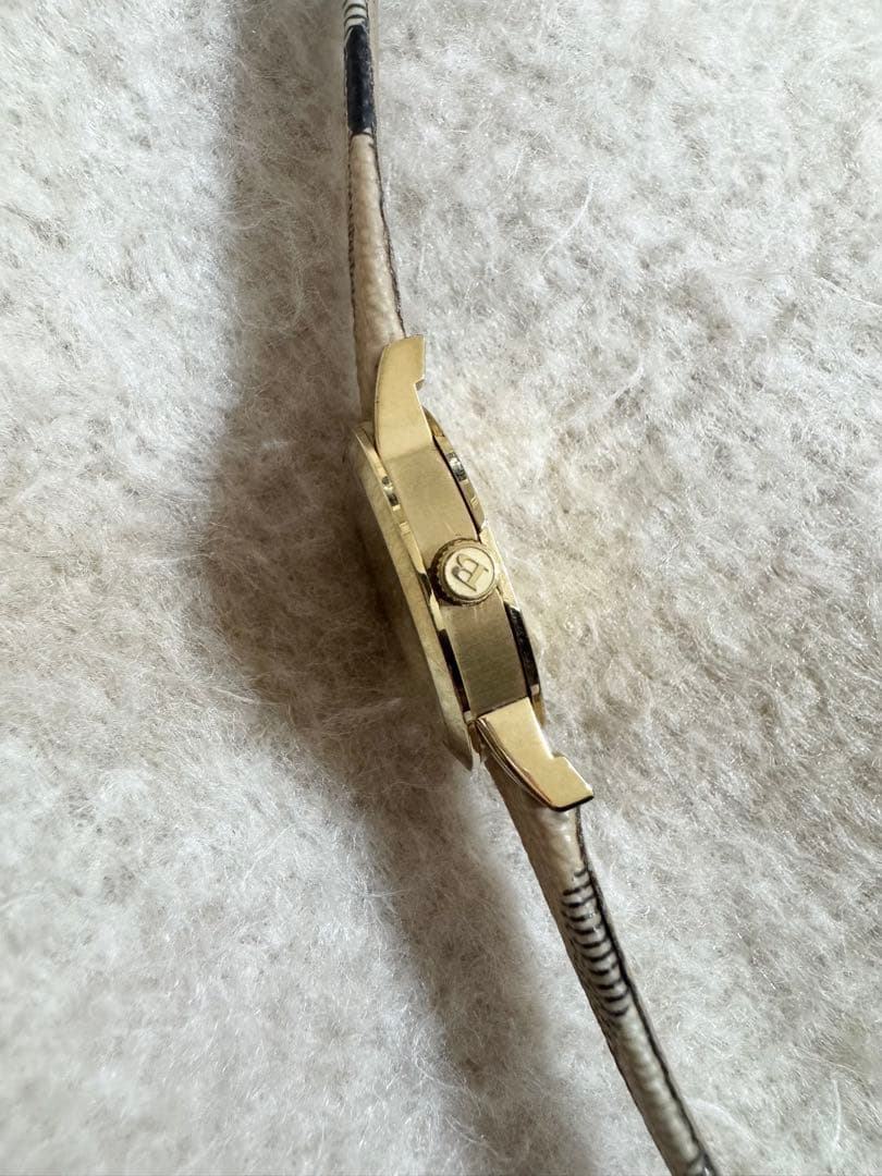 BURBERRY チェック柄レザー時計