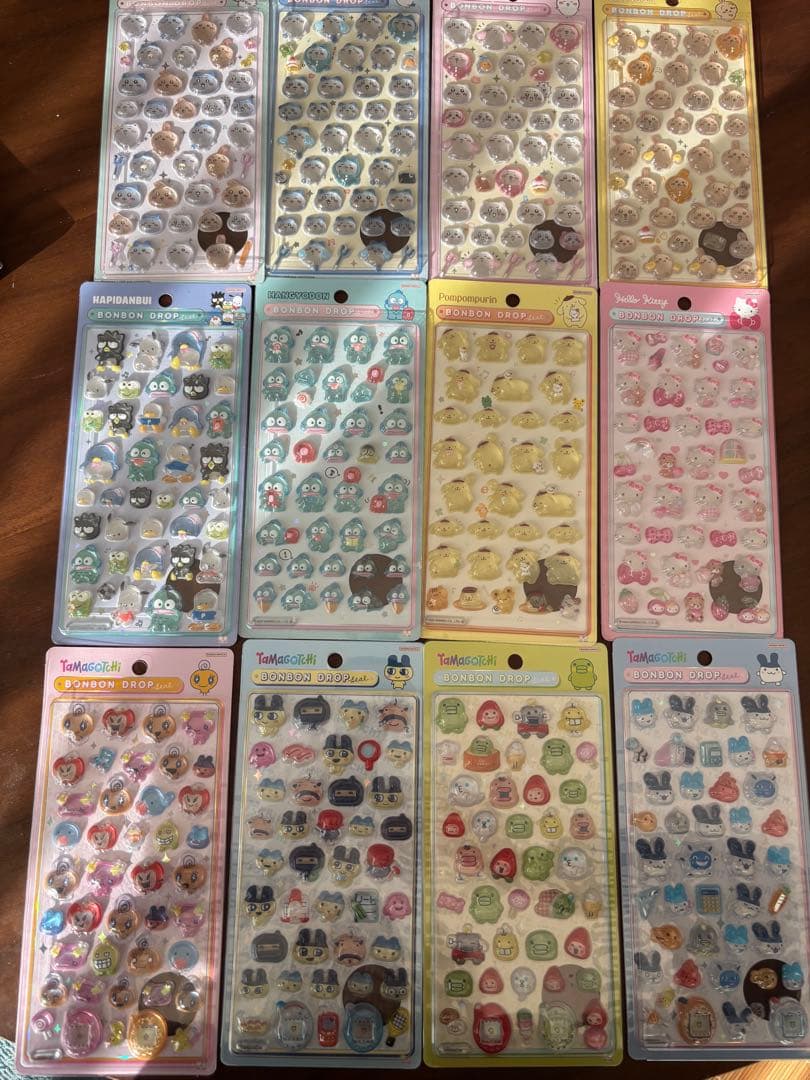 キャラクターシール 12枚セット （たまごっち、サンリオ、ちいかわ）