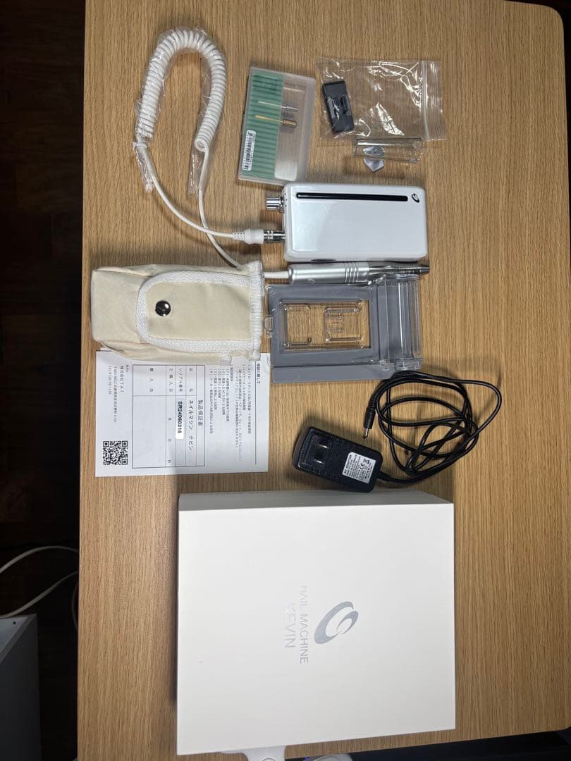 シャレドワ　ケビン　ネイルマシーン　ホワイト 充電器付き