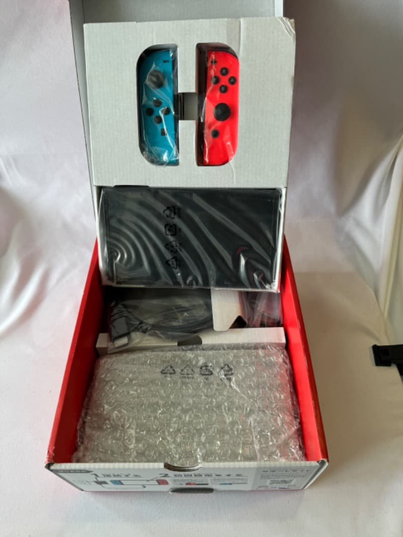 新品 Nintendo switch スイッチ 箱潰れ有