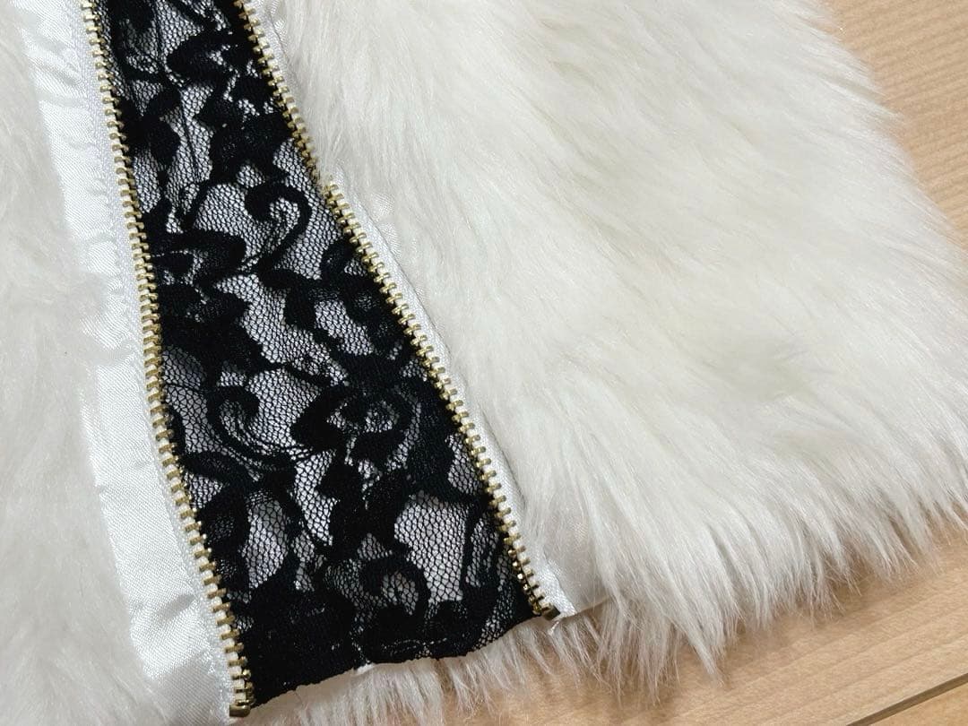 GOLDS♡チェーン付き♡ファー♡レッグカバー♡ZIP♡総レース♡白×黒