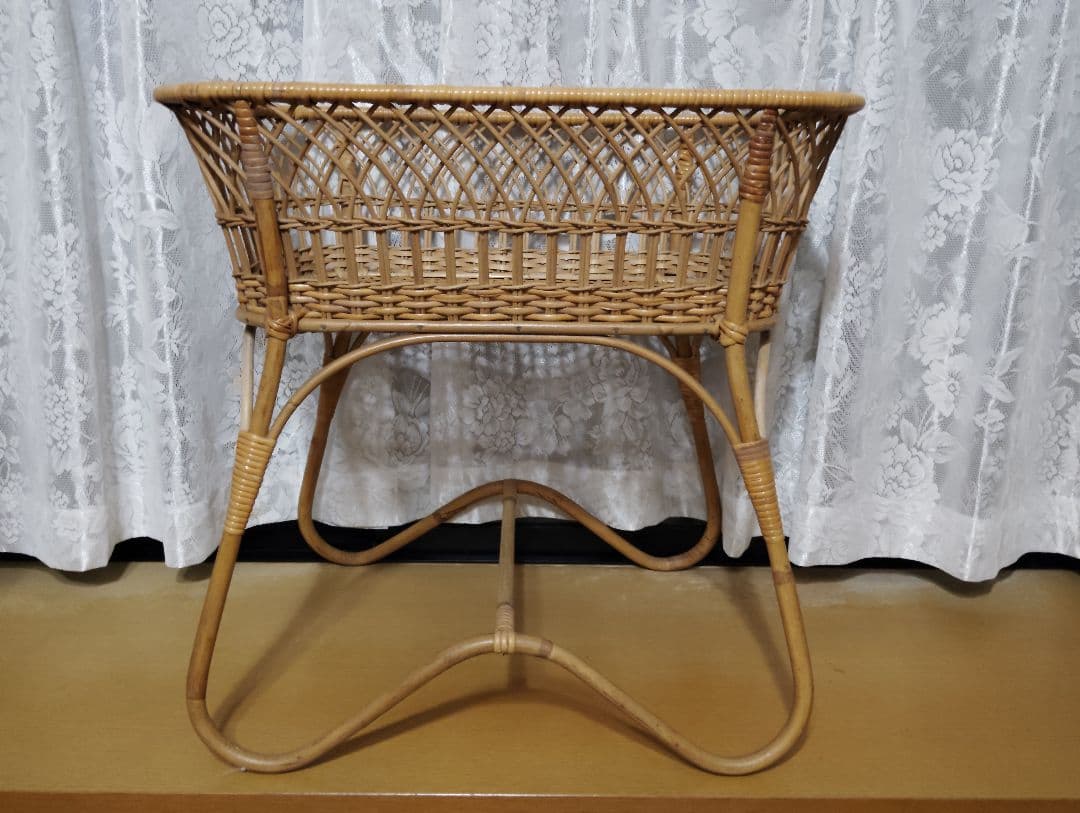 ラタン製バスケット