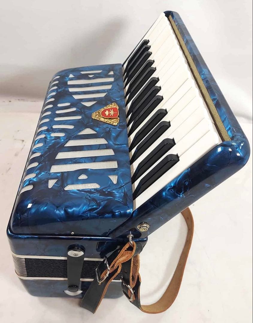 【訳あり品】TOMBO アコーディオン 30鍵盤 No.211 ハードケース付き