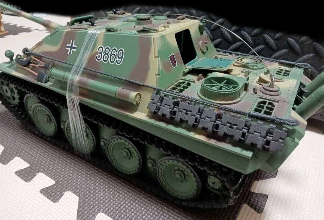 ヘンロン社製 RCバトルタンク 1/16