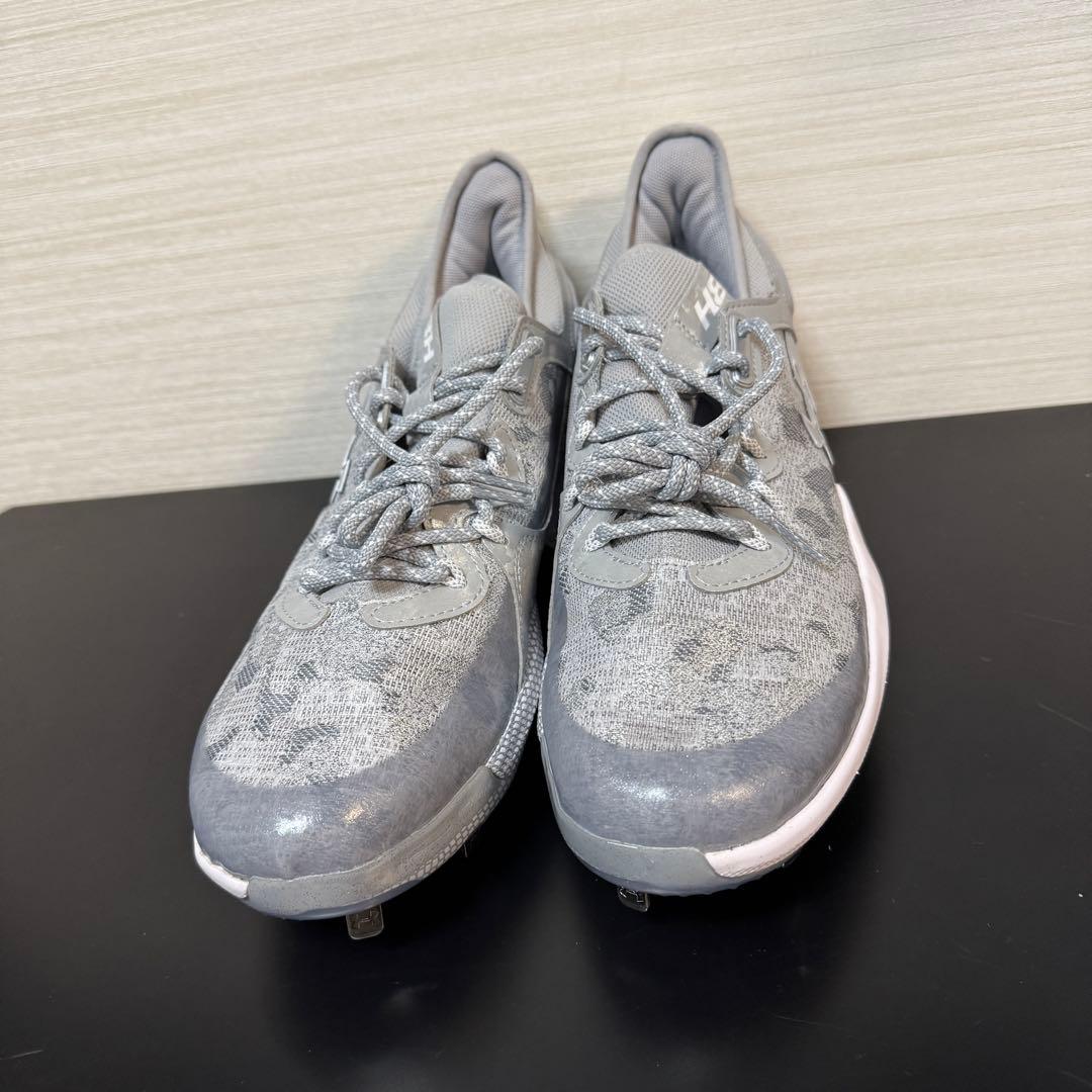 アンダーアーマー ベースボールスパイク 野球 金具 ハーパー8 グレー ホワイト