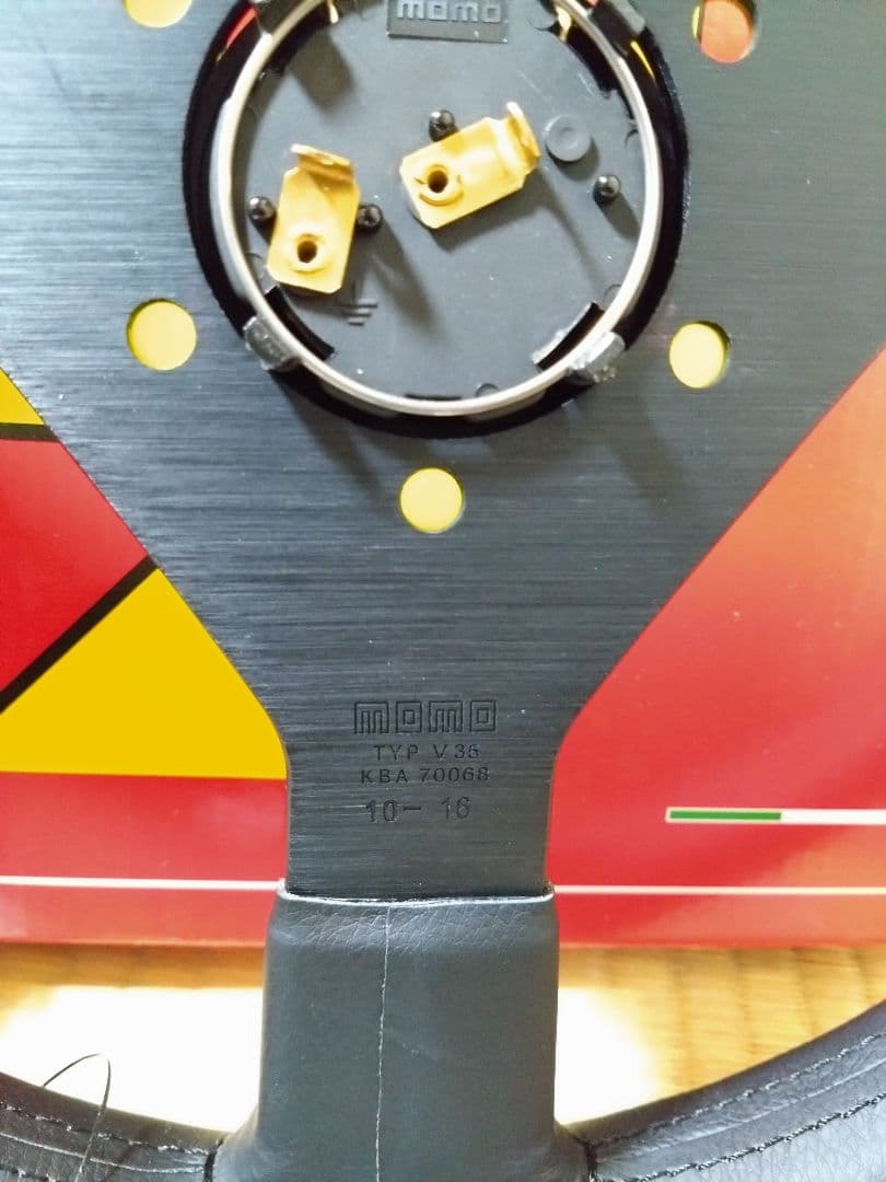 忍さん専用　MOMO ステアリング ホンダホーンボタン付　タイプR