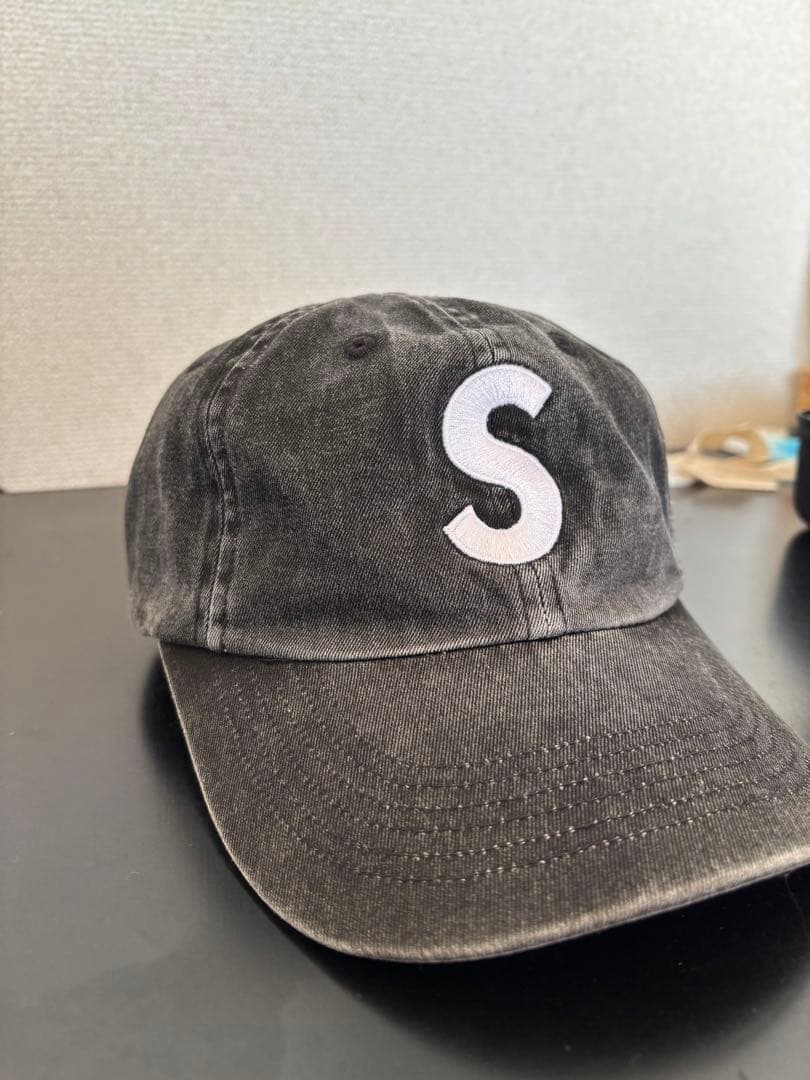 Supreme Pigment Print S Logo 6-Panel 黒