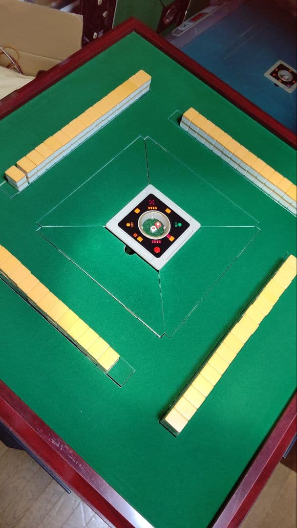 【メルカリ】全自動麻雀卓 アモスGABIN 雀ピォン枠