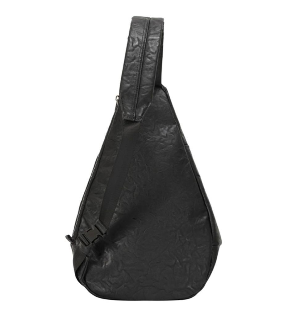 ユ*。様 ZUCCa / EMBOSSボディバッグ /　黒ブラック