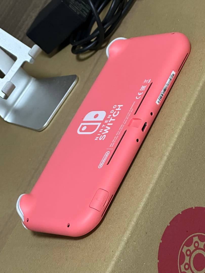 Nintendo Switch Lite コーラル本体