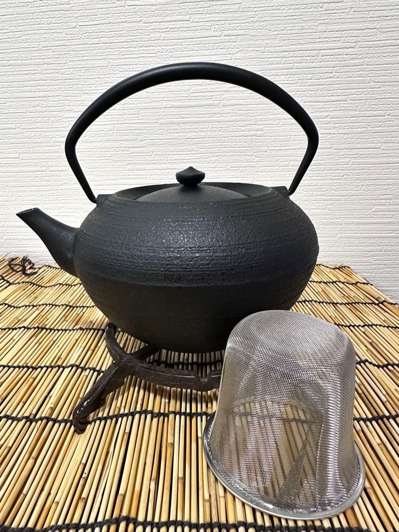 未使用品　鋳心ノ工房　増田尚紀デザイン　平つぼＬ　鉄急須　南部鉄瓶　南部鉄器