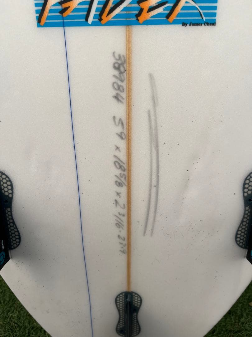 ジャスティスサーフボード　チリ　　モデルフェダー