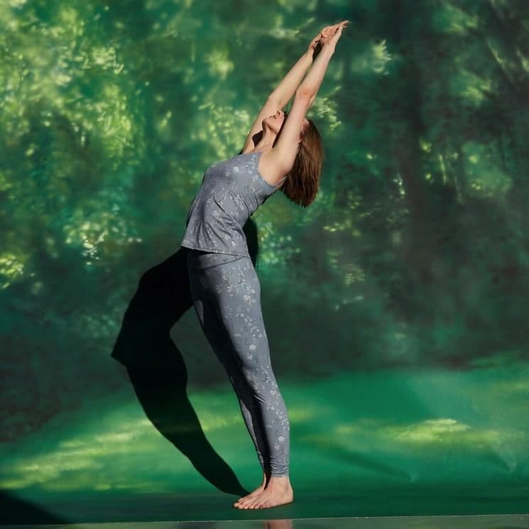 チャコット　ヨガ　プリントレギンス　グレー　ピラティス　バレエ