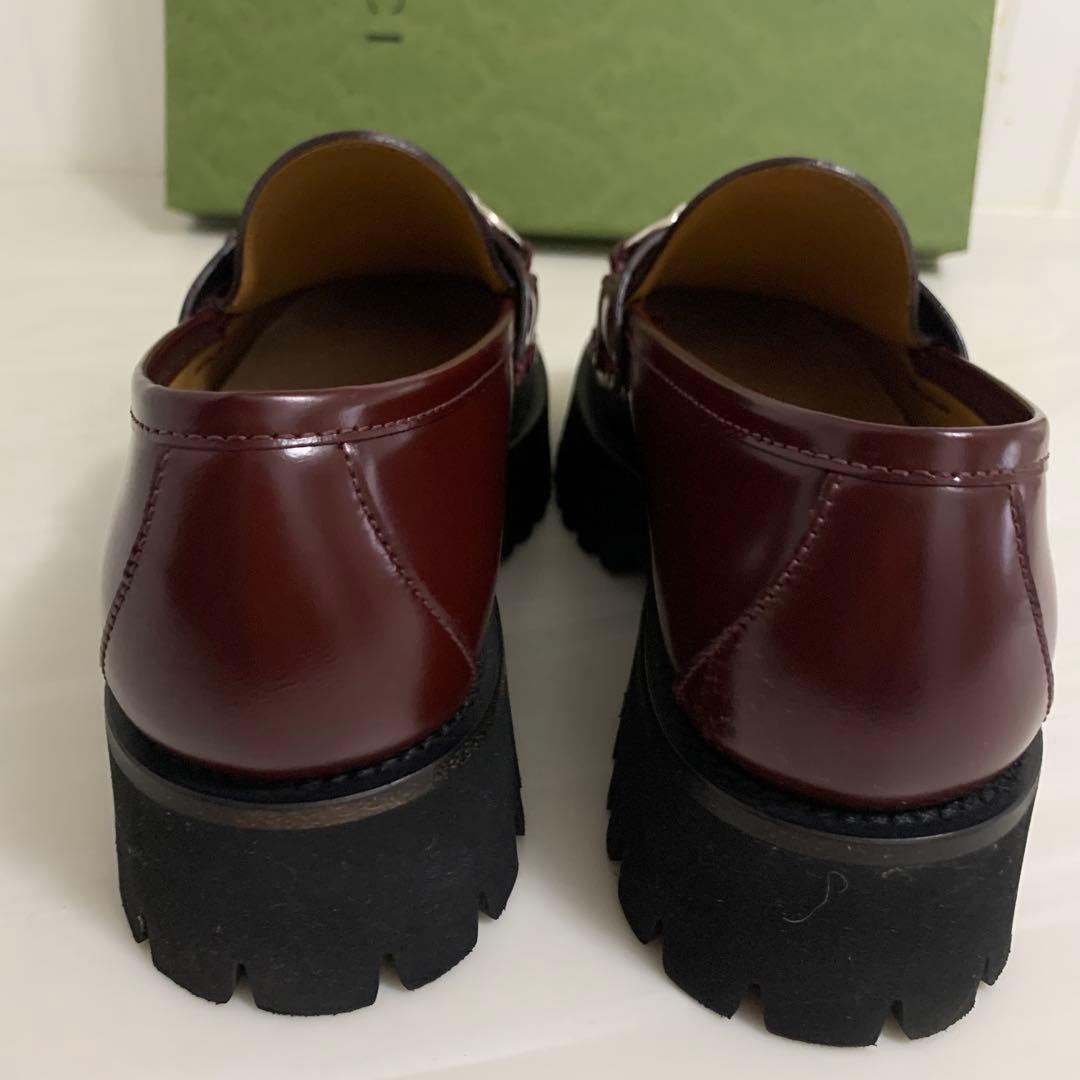GUCCIバーガンディ 革ローファー 厚底　新品