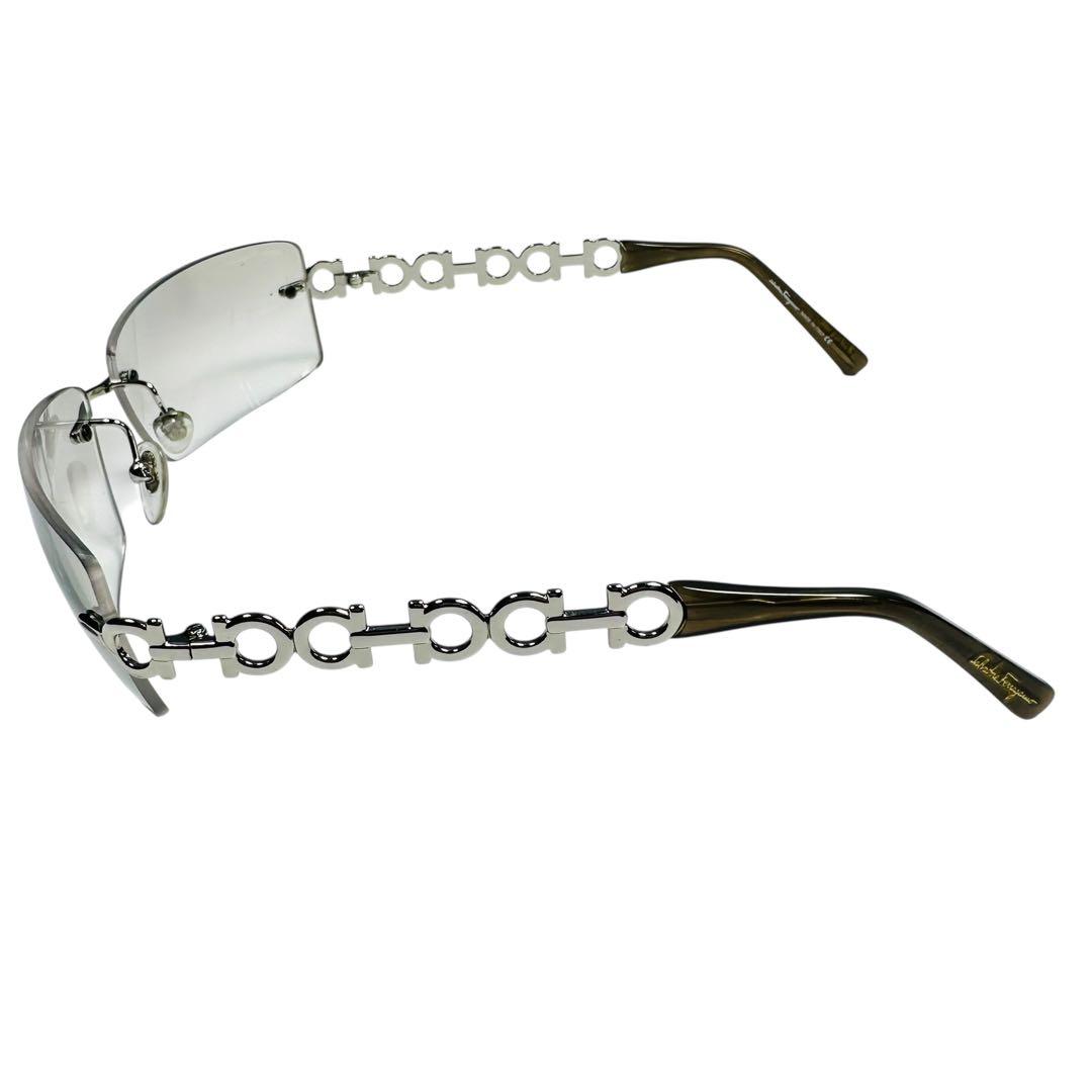 極美品 フェラガモ サングラス ガンチーニ 希少ロゴテンプル シルバー　1045