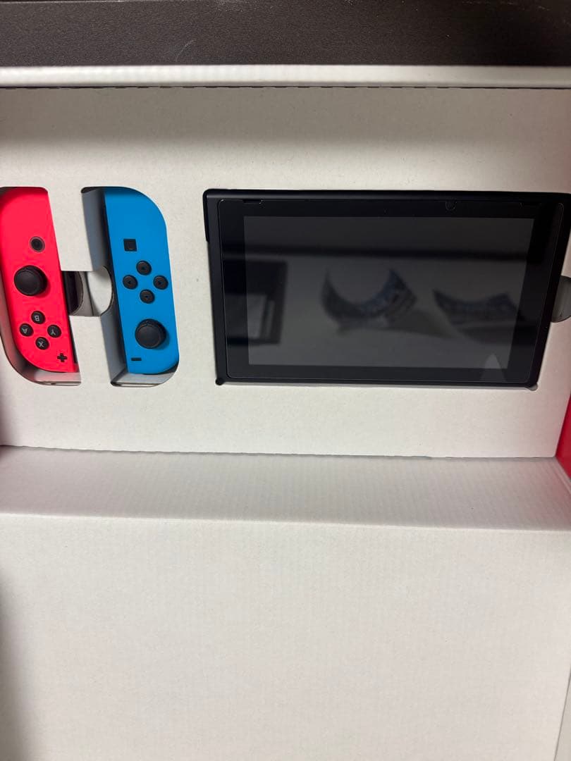 Nintendo Switch 赤/青 本体　周辺機器付属