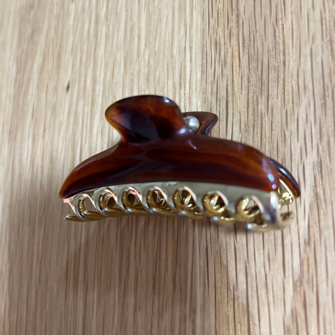 Accra ブラウン ヘアクリップ