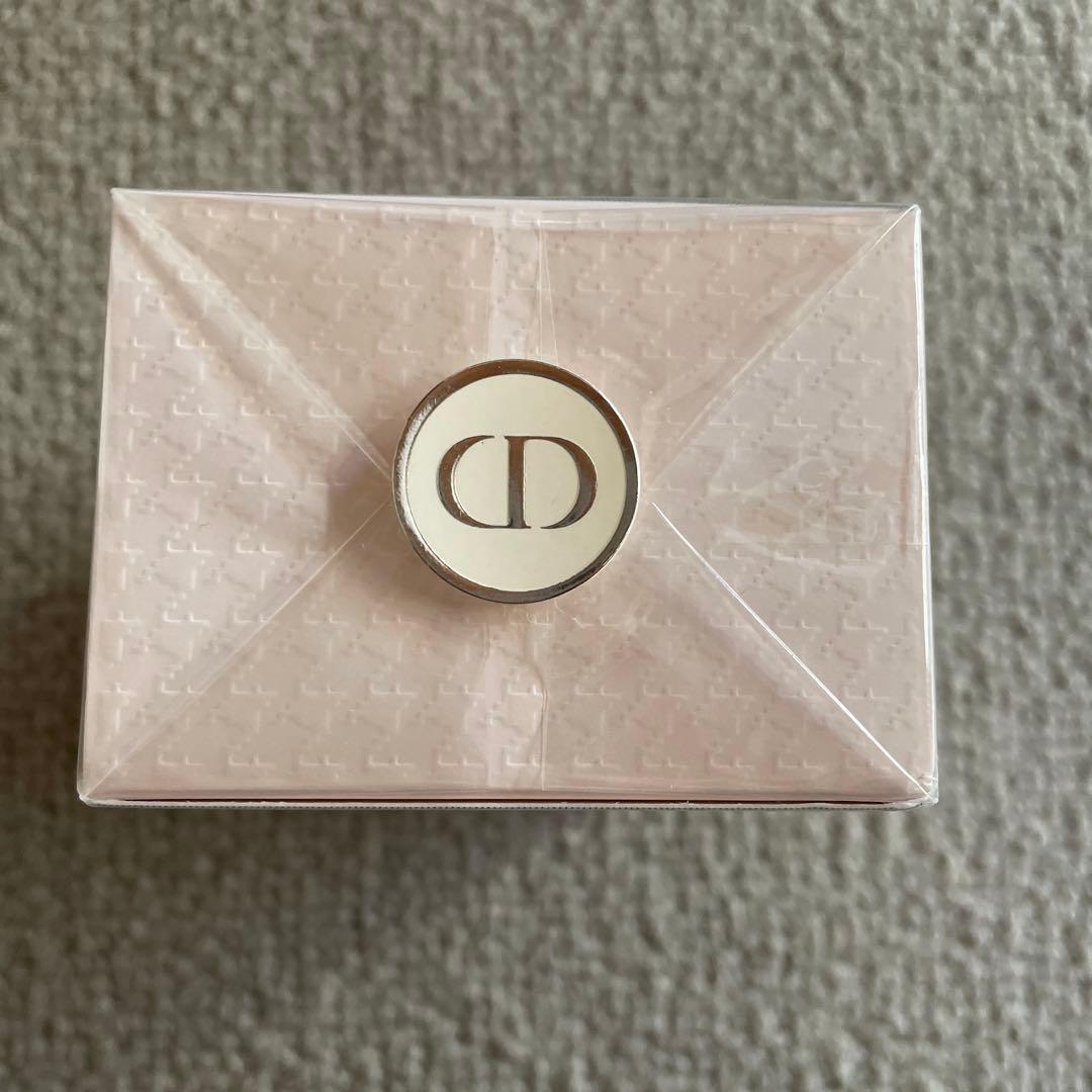 クリスチャンディオールブルーミングブーケ