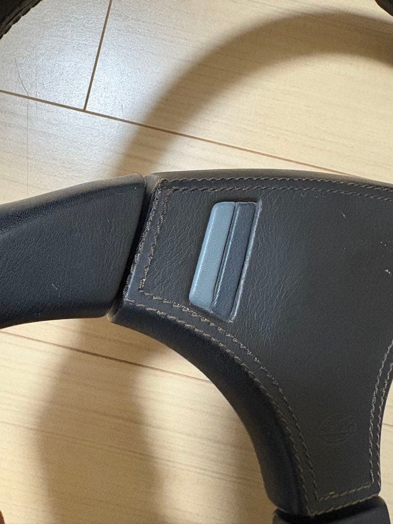 HELLA ステアリング　ホーンボタン　パッド付き　旧車　ポルシェ　メルセデスに