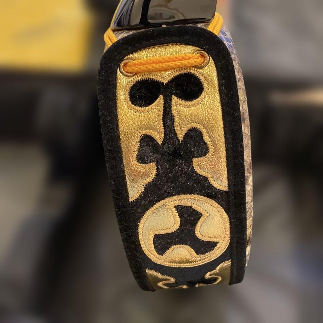 【ほぼ新品・美品】平田三線 蛇皮 ケース付き沖縄三味線・三味線デビュー初心者