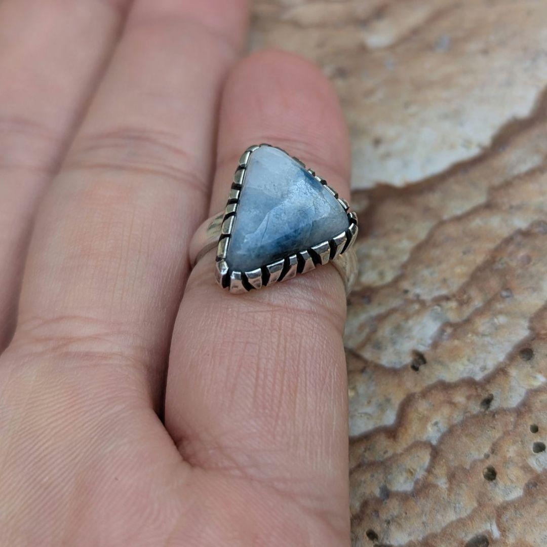 ハンドメイドの入りコン沢リング　 コン沢　シルバーリング