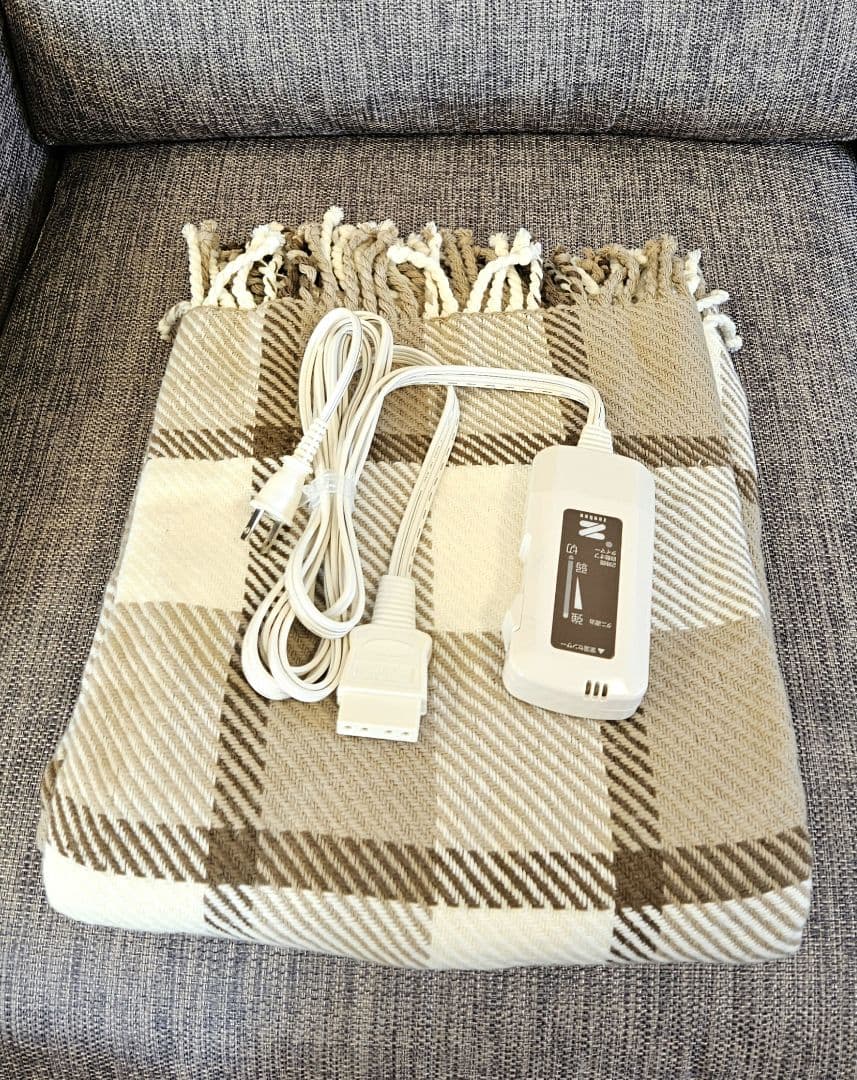 電気毛布 ベージュとブラウンのチェック柄