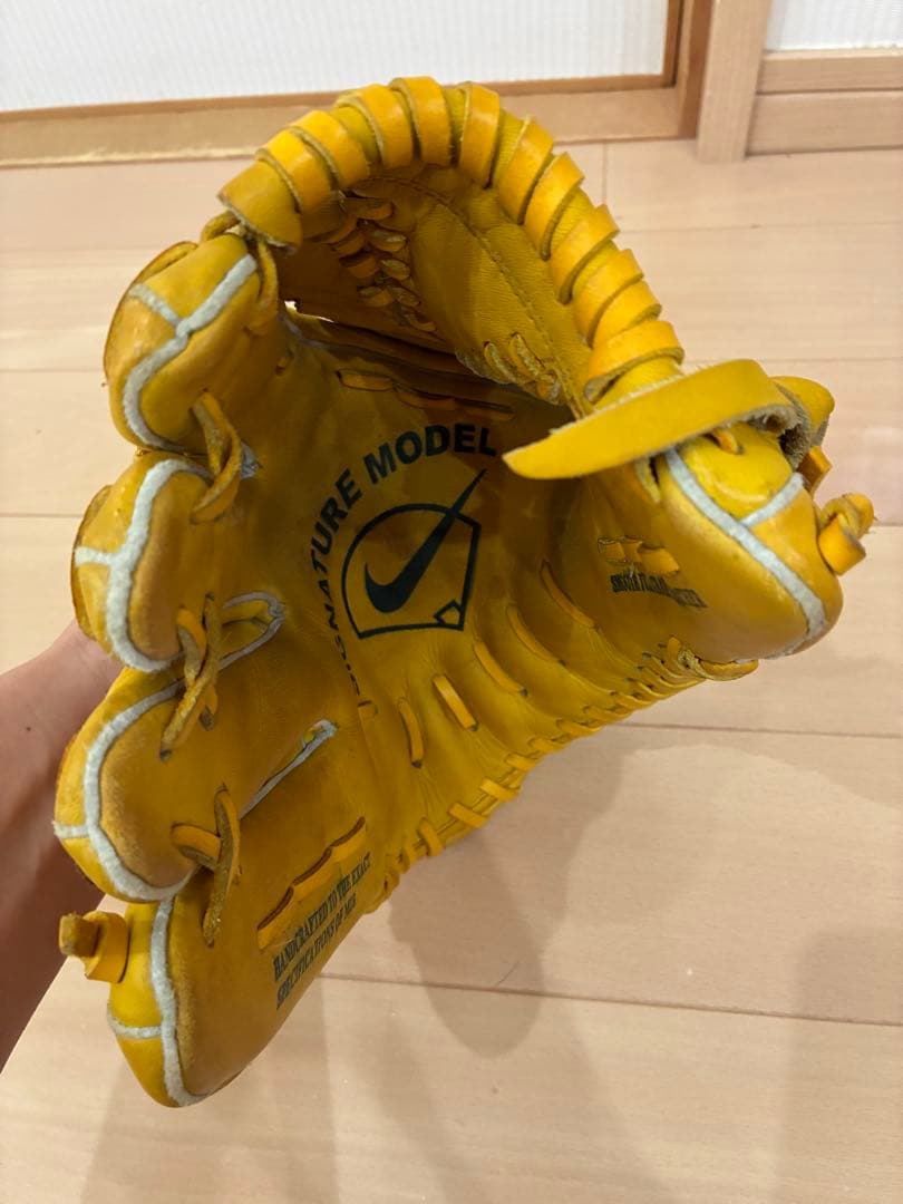 【即購入可】NIKE_軟式グローブ_左投げ_投手用_松坂大輔モデル_イエロー