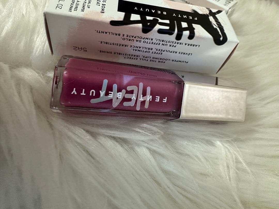 リップグロス Fenty Beauty Lavender Savage / Icy Ameth