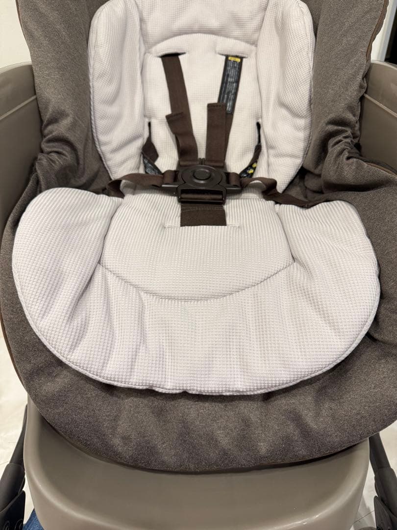 限定モデル【美品】combi ネムリラ オートスウィング 電動ハイローチェア