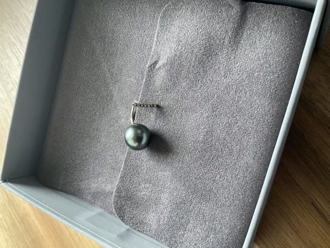 Hirotaka ブラックパール ショートバーピアス